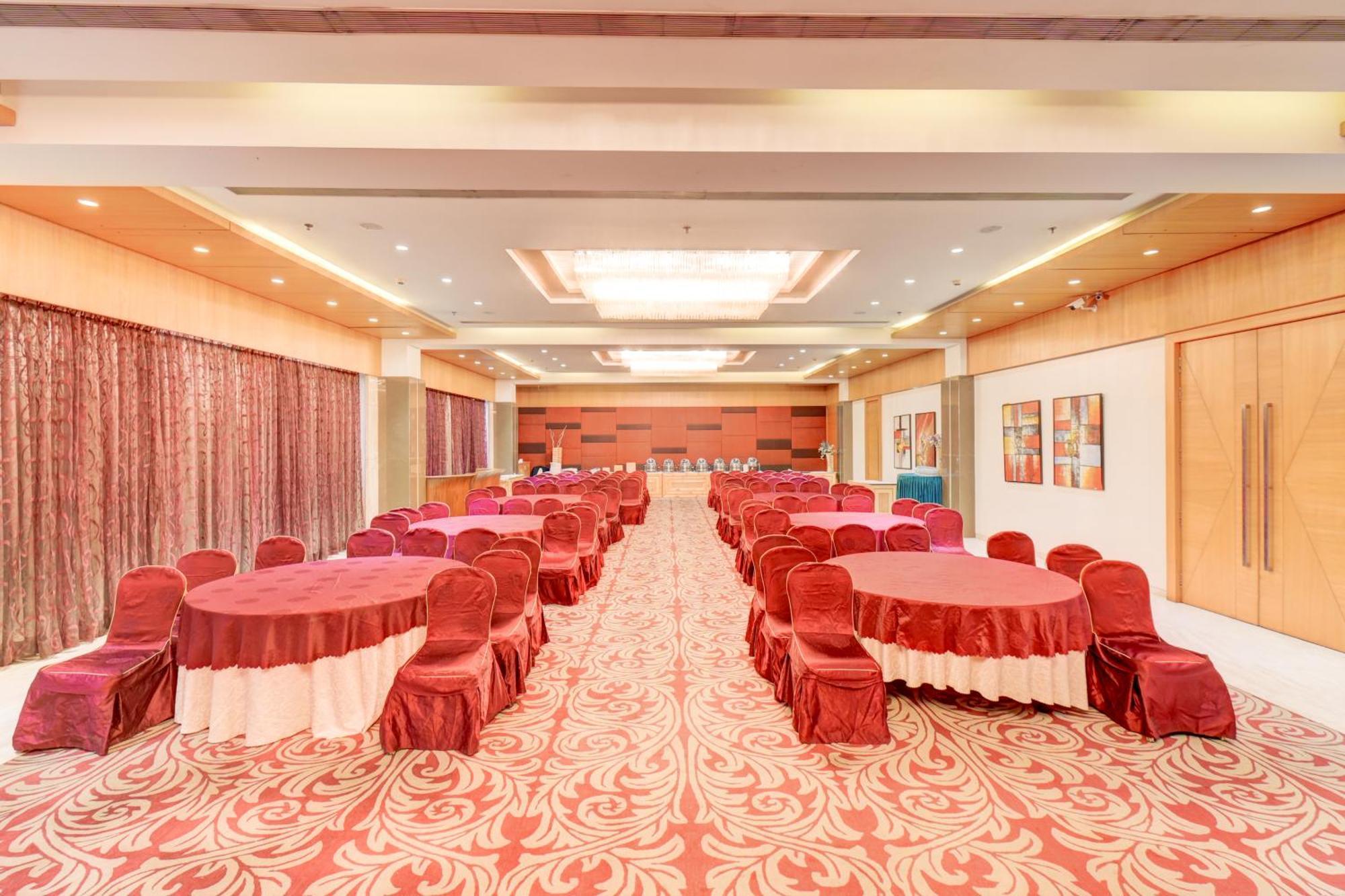 The Ssk Solitaire Hotel & Banquets Nashik Dış mekan fotoğraf