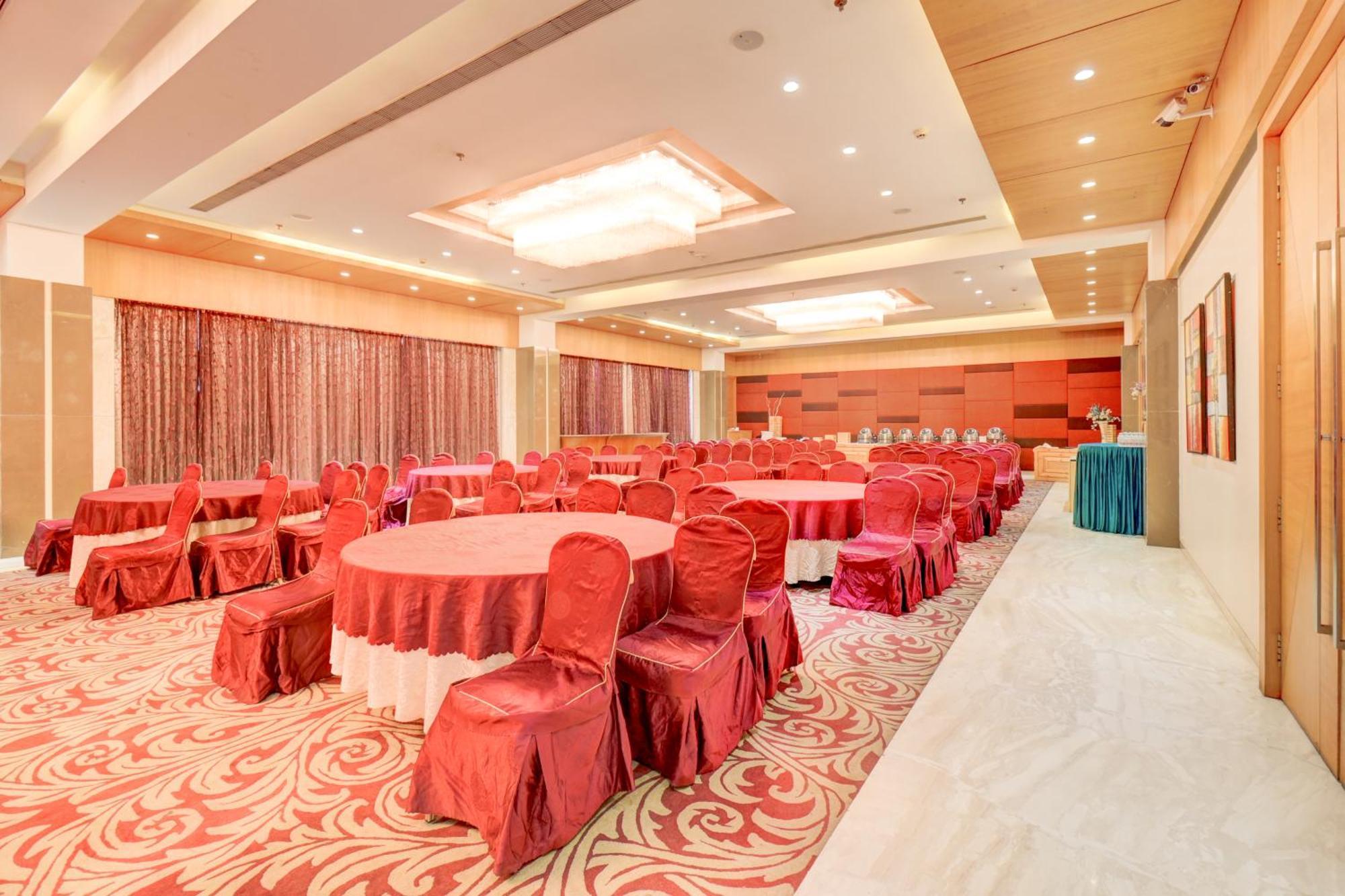 The Ssk Solitaire Hotel & Banquets Nashik Dış mekan fotoğraf