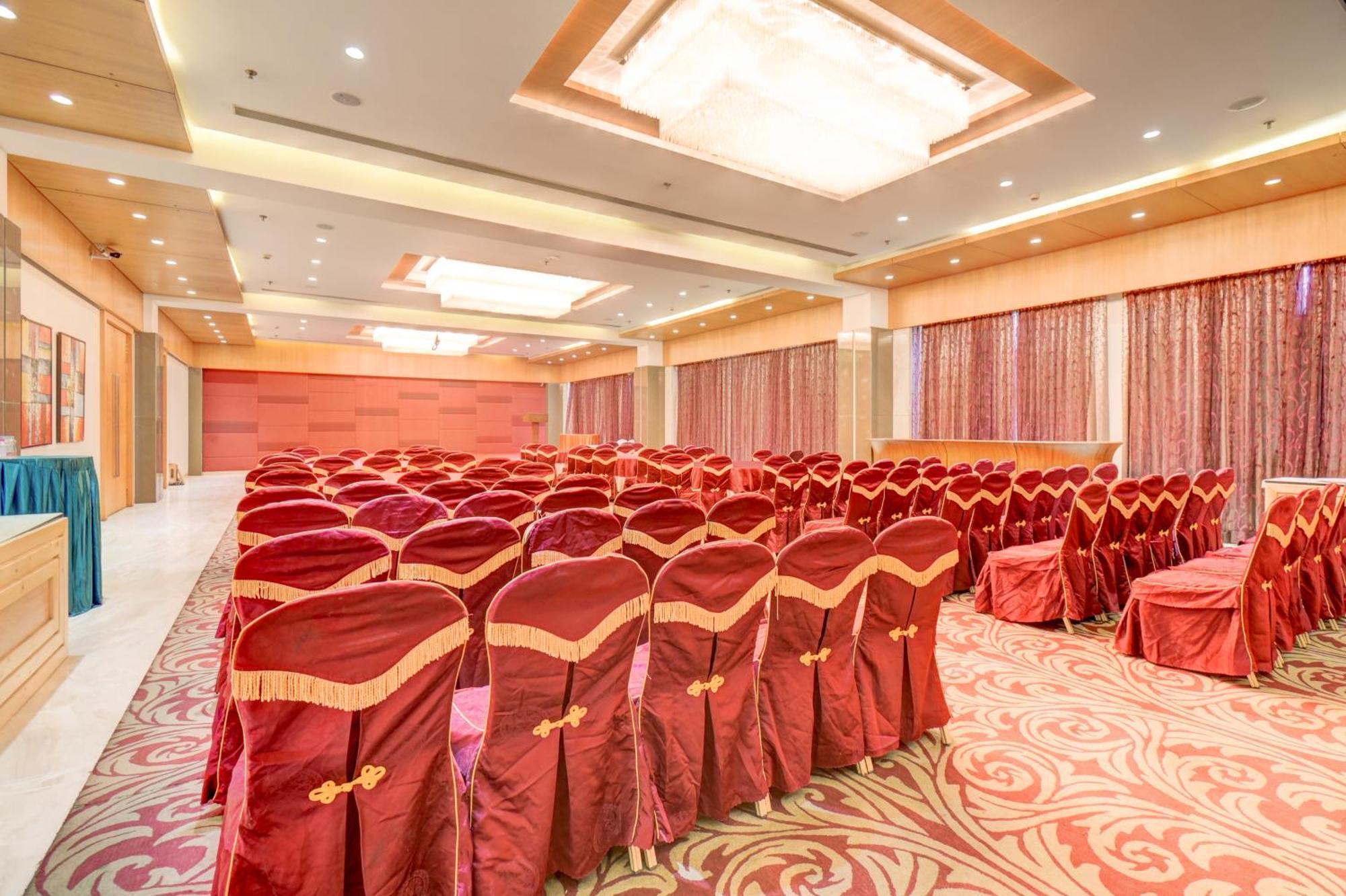 The Ssk Solitaire Hotel & Banquets Nashik Dış mekan fotoğraf