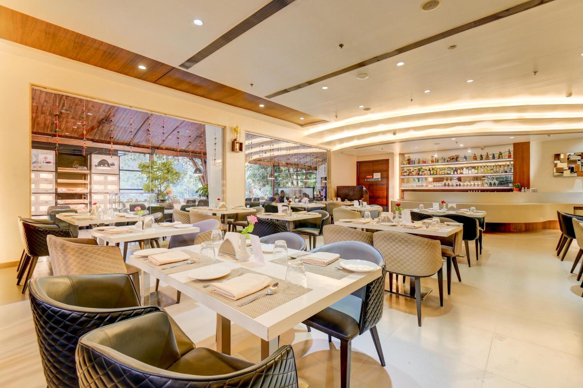 The Ssk Solitaire Hotel & Banquets Nashik Dış mekan fotoğraf
