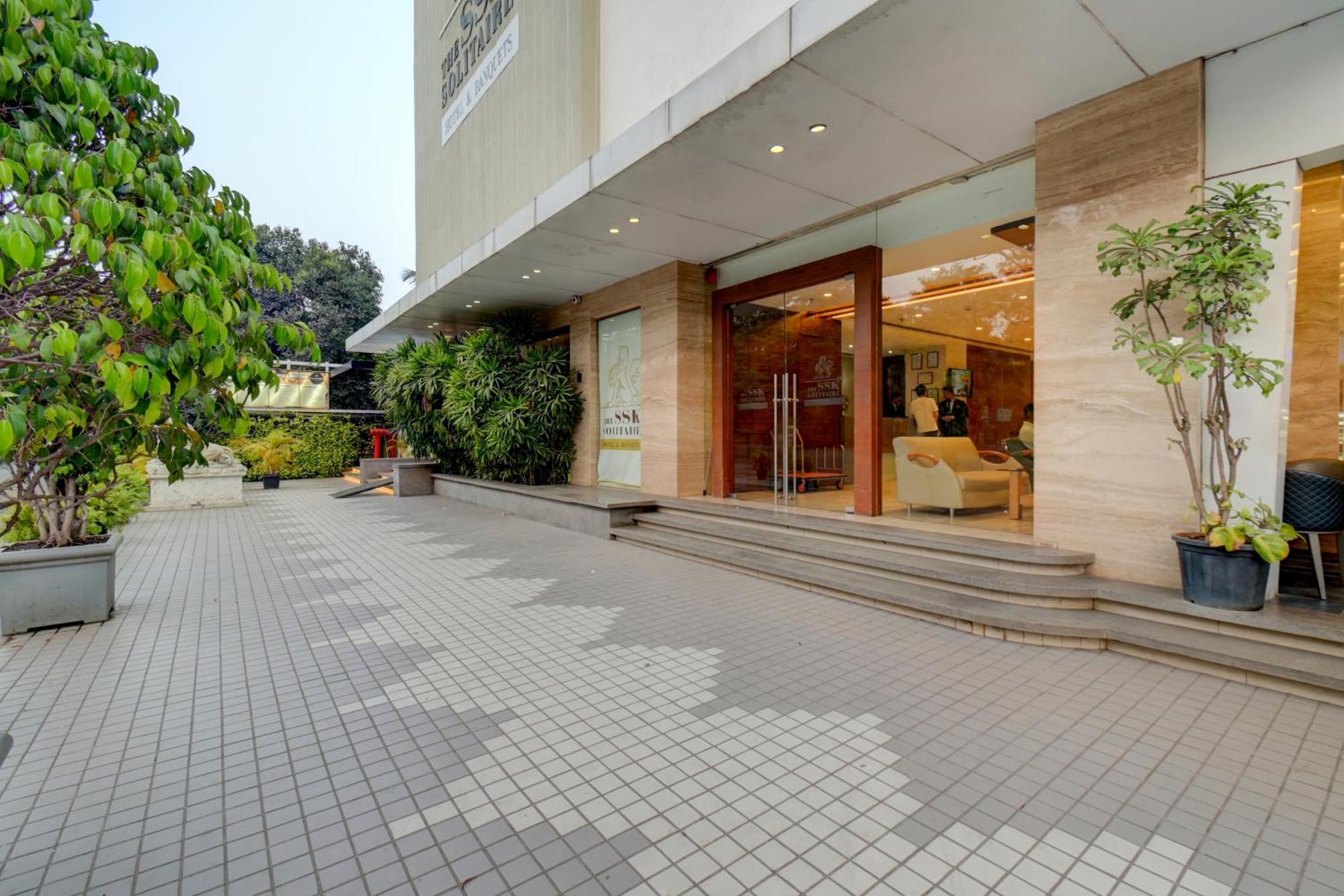 The Ssk Solitaire Hotel & Banquets Nashik Dış mekan fotoğraf