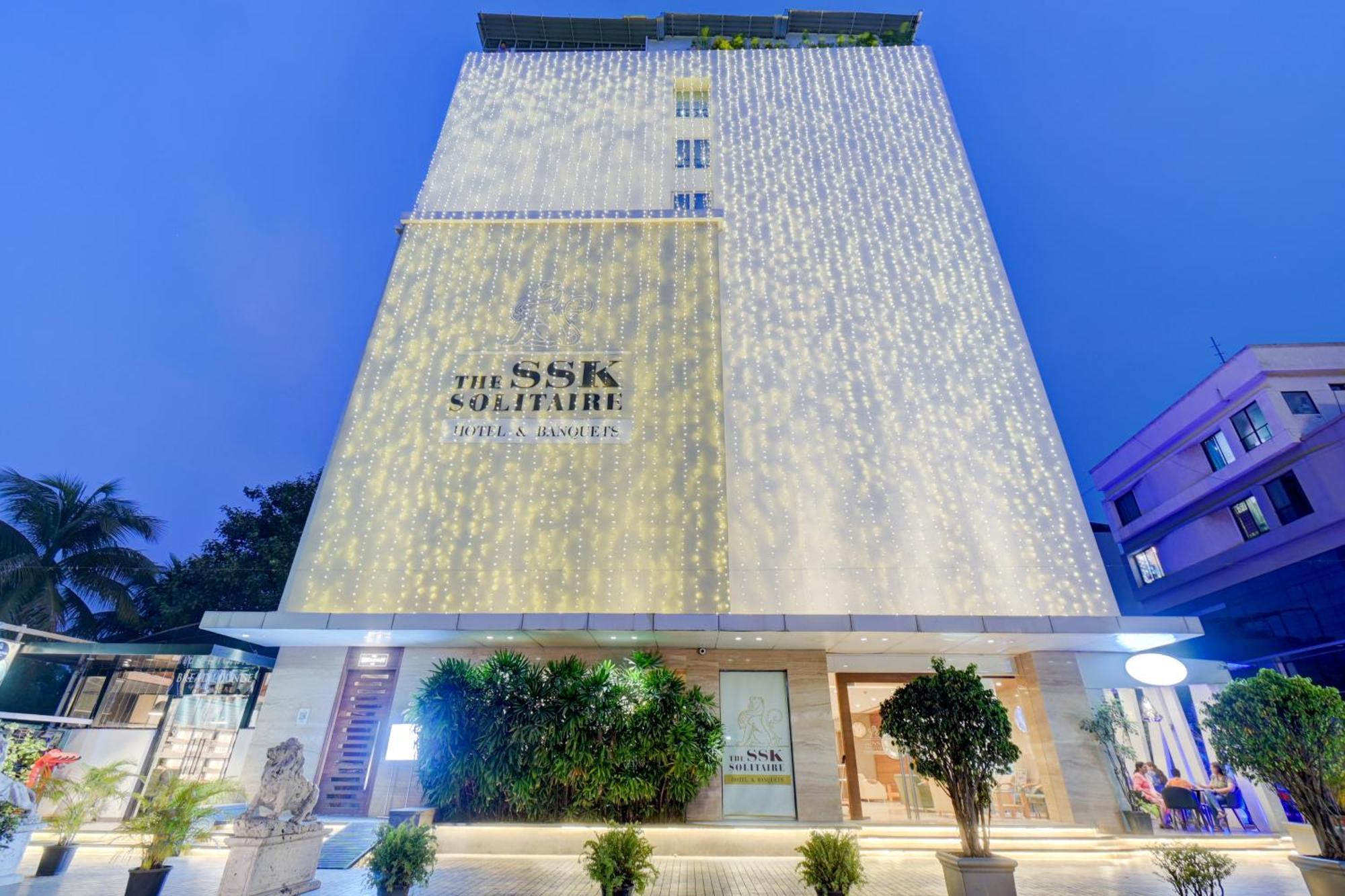 The Ssk Solitaire Hotel & Banquets Nashik Dış mekan fotoğraf