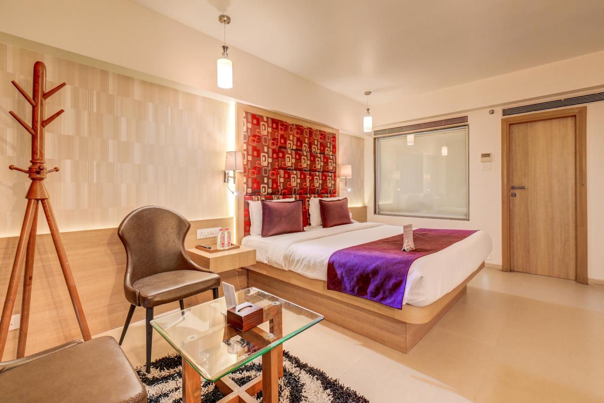 The Ssk Solitaire Hotel & Banquets Nashik Dış mekan fotoğraf