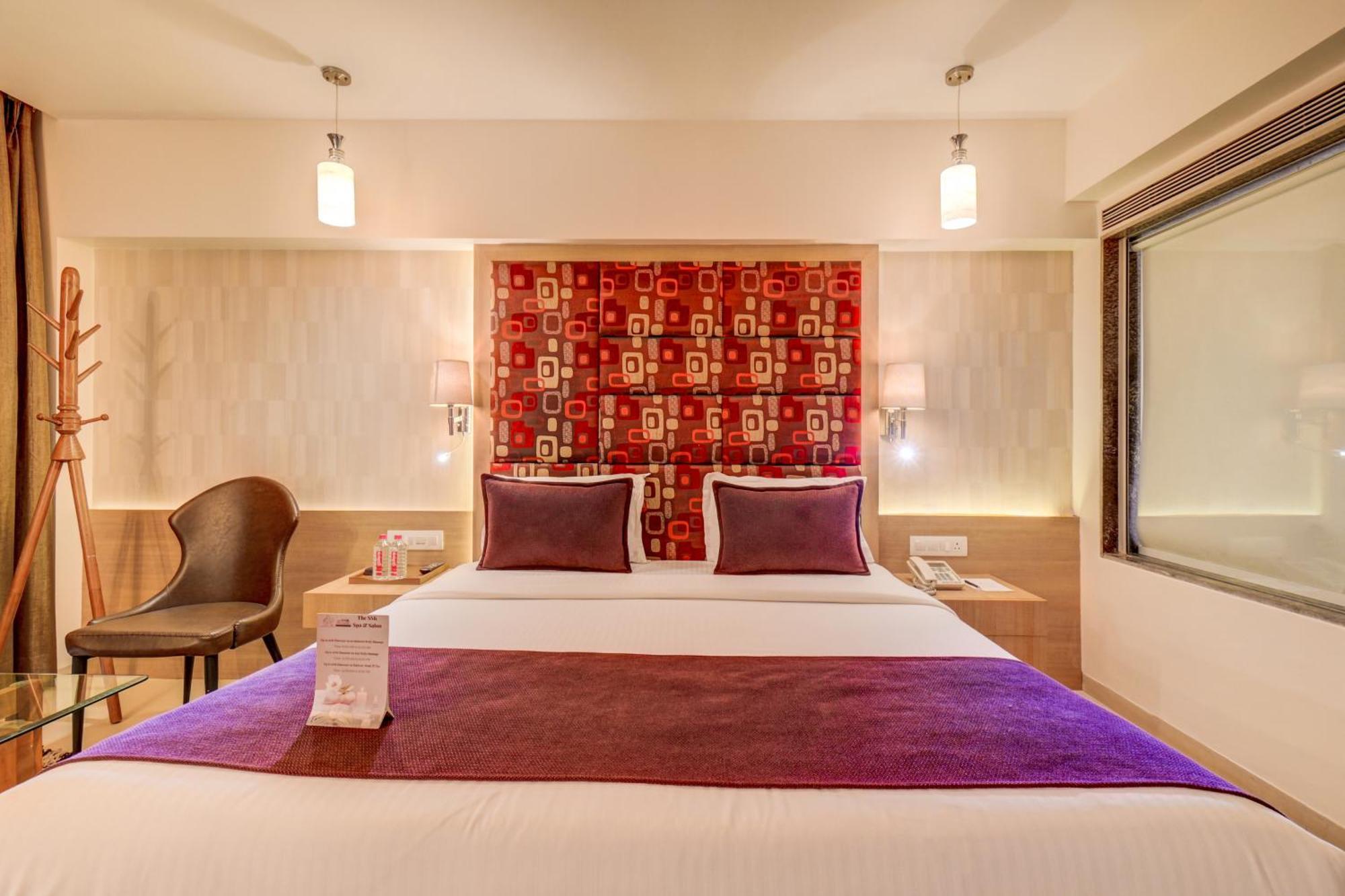 The Ssk Solitaire Hotel & Banquets Nashik Dış mekan fotoğraf