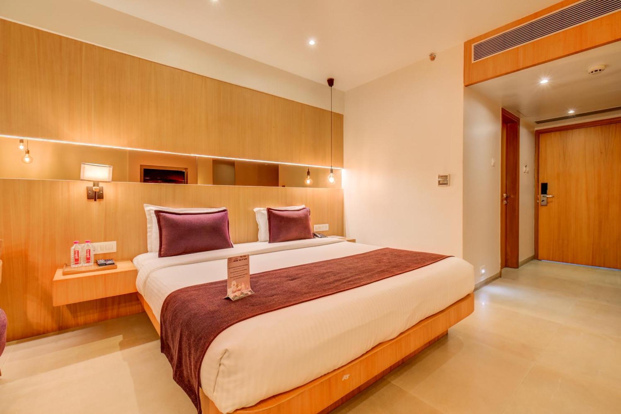 The Ssk Solitaire Hotel & Banquets Nashik Dış mekan fotoğraf