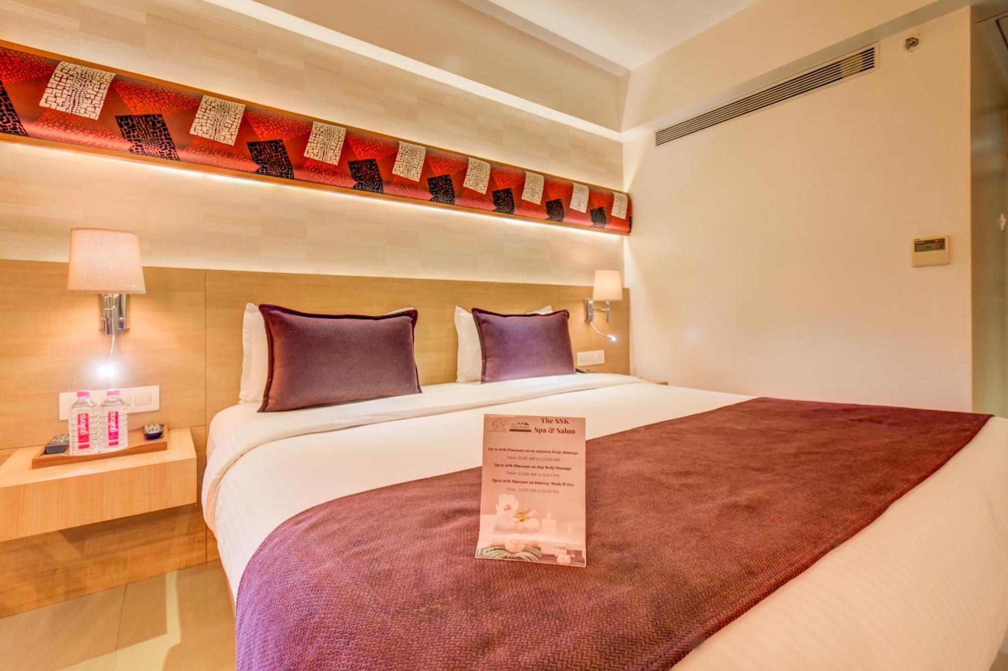 The Ssk Solitaire Hotel & Banquets Nashik Dış mekan fotoğraf