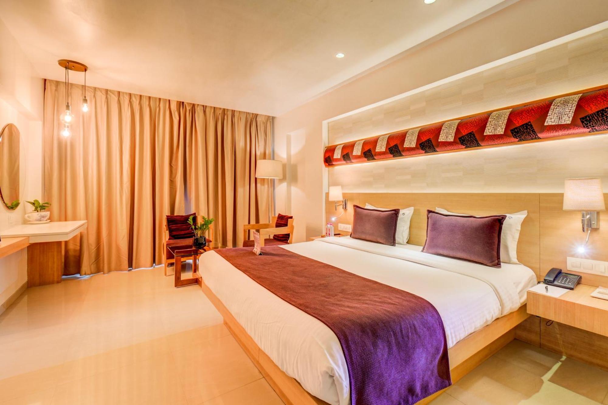The Ssk Solitaire Hotel & Banquets Nashik Dış mekan fotoğraf