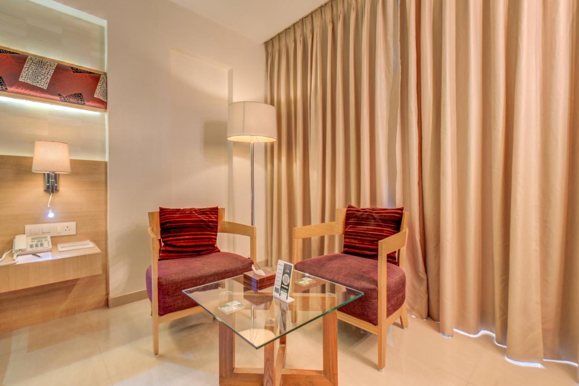 The Ssk Solitaire Hotel & Banquets Nashik Dış mekan fotoğraf
