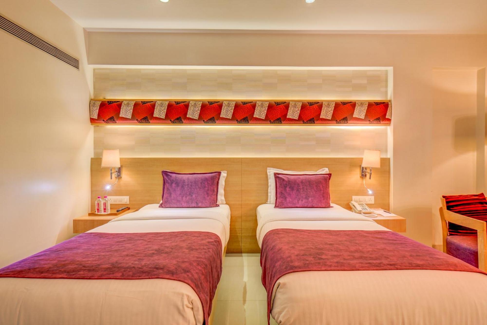 The Ssk Solitaire Hotel & Banquets Nashik Dış mekan fotoğraf